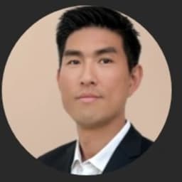 Portrait image of Aaron Lee